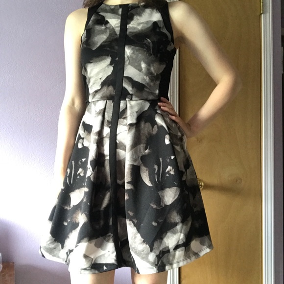 High Necked Dress - Picture 2 of 5